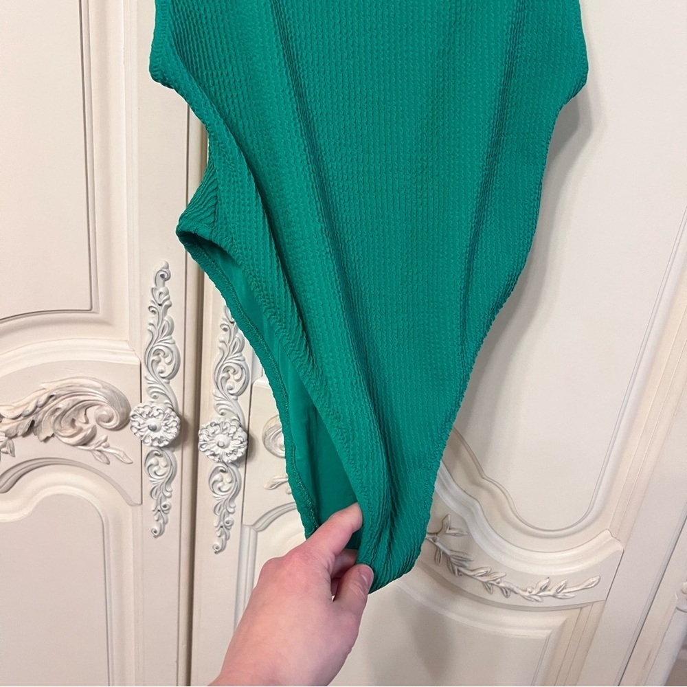 Aerie Scoop Cheekiest One-Piece Swimsuit, Crinkle Birthday, Kelly Green, Medium - Picture 9 of 13